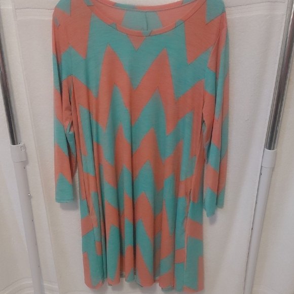 Chevron Patterned Women's Flowy Dress With Pockets Peach & Green Color T5 - Picture 2 of 3